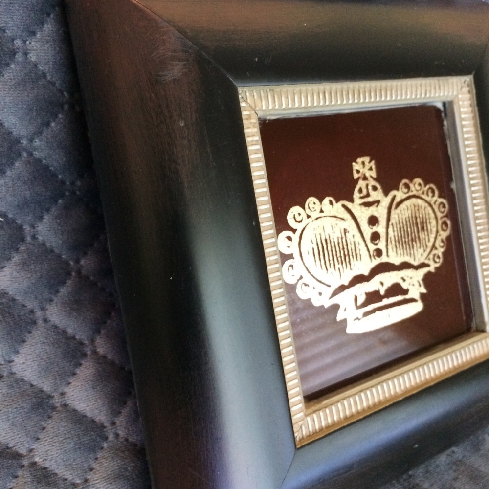 Crown - Picture 4 of 4